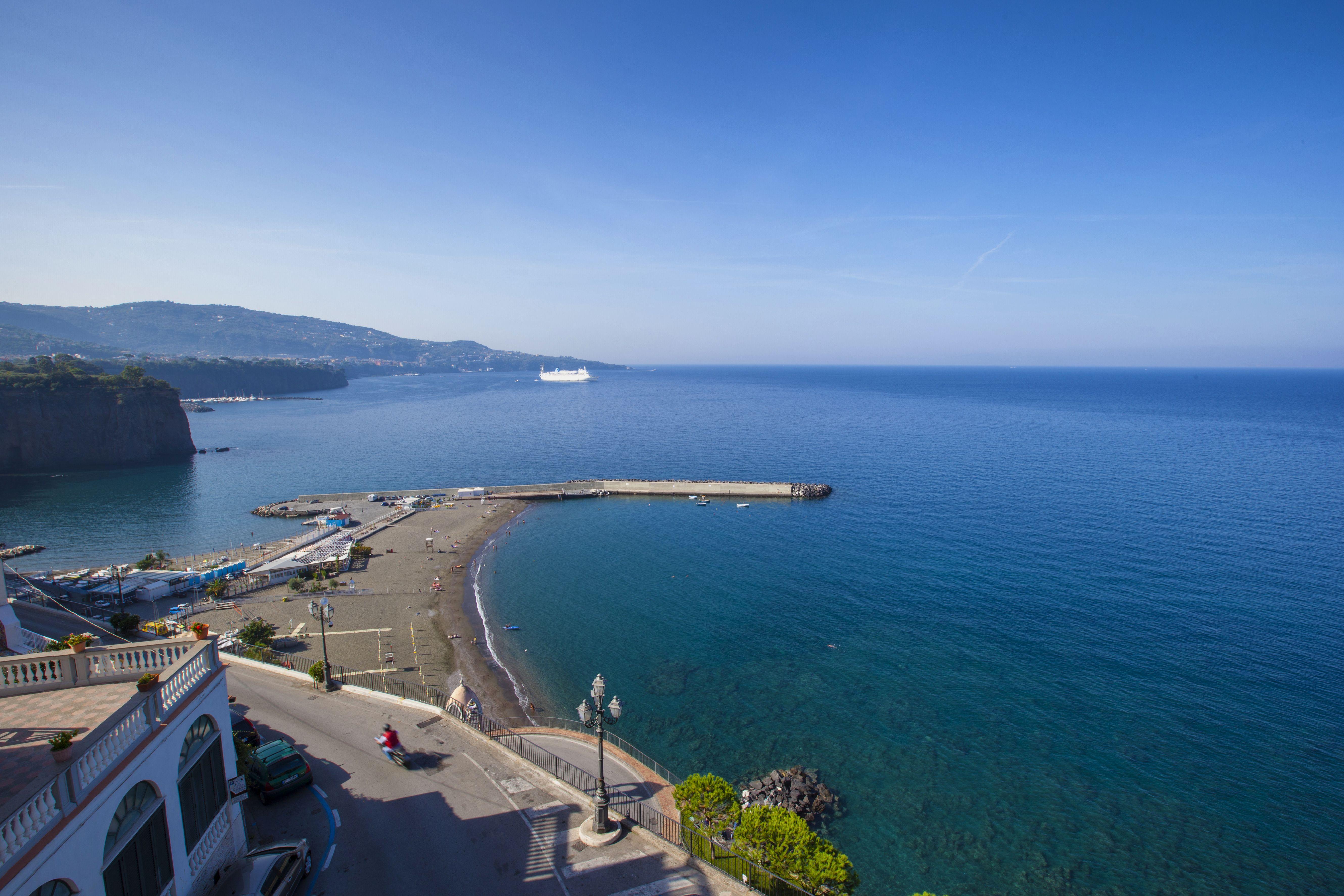 Panorama Palace Hotel Meta Kültér fotó